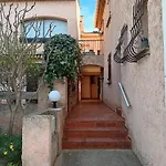 Apartment De La *