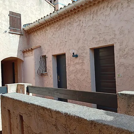De La Apartment